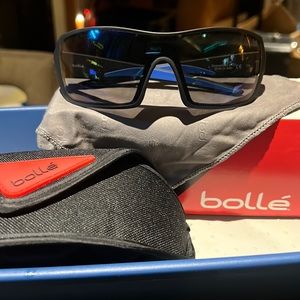 Like new Bollé men’s sunglasses.Great for skiing, cycling, or running.Polarized.